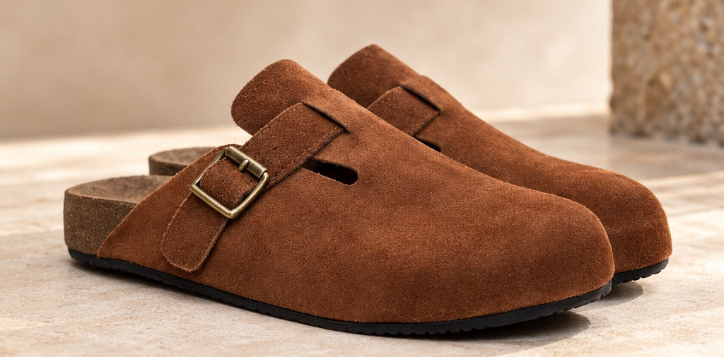 Sandália Mule Clog Masculina Marrom Premium com Fivela Metálica – Estilo Casual