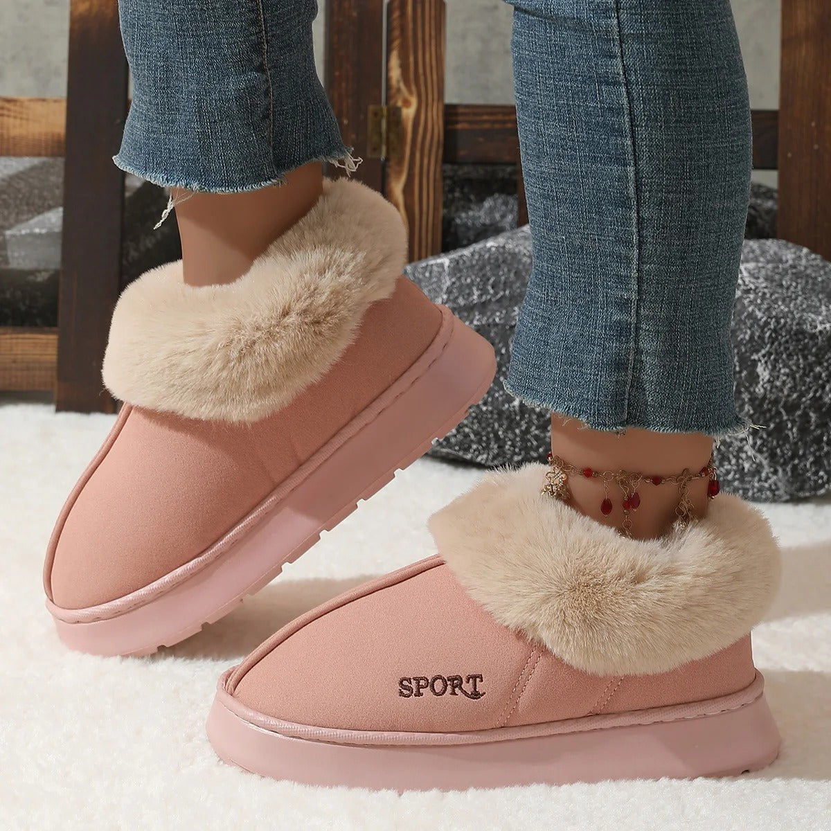 Chinelo com isolamento térmico antiderrapante