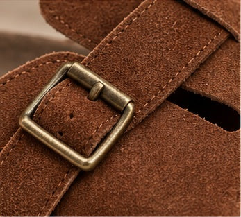 Sandália Mule Clog Masculina Marrom Premium com Fivela Metálica – Estilo Casual